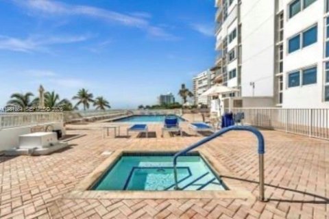 Copropriété à louer à Pompano Beach, Floride: 2 chambres, 148.64 m2 № 2079937 - photo 14