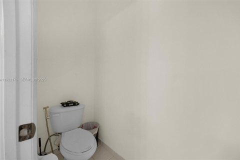 Купить таунхаус в Хомстед, Флорида 3 спальни, 179.49м2, № 2039558 - фото 14