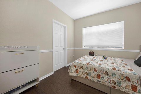 Купить таунхаус в Хомстед, Флорида 3 спальни, 179.49м2, № 2039558 - фото 5