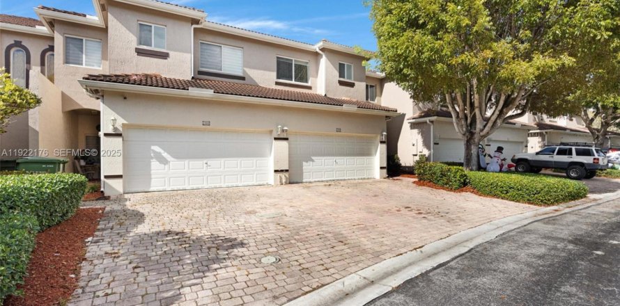 Таунхаус в Хомстед, Флорида 3 спальни, 179.49м2 № 2039558