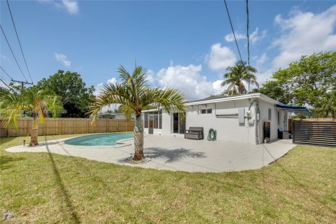 House in North Miami, Florida 2 bedrooms, 110.55 sq.m. № 1775203 - photo 25