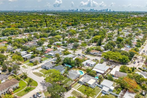 House in North Miami, Florida 2 bedrooms, 110.55 sq.m. № 1775203 - photo 29