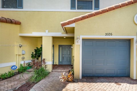 Купить таунхаус в Окленд-Парк, Флорида 3 спальни, 135.54м2, № 1984115 - фото 3