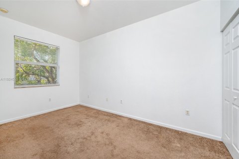 Купить таунхаус в Окленд-Парк, Флорида 3 спальни, 135.54м2, № 1984115 - фото 25