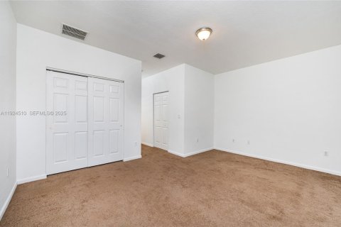 Купить таунхаус в Окленд-Парк, Флорида 3 спальни, 135.54м2, № 1984115 - фото 20