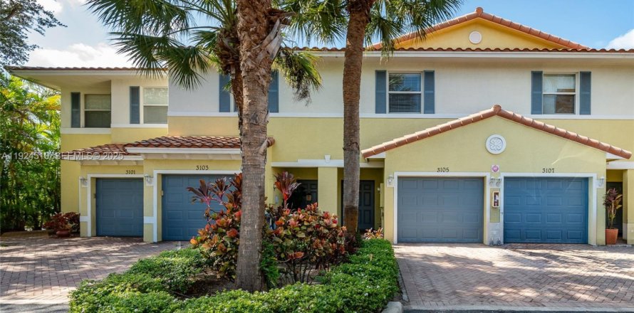 Таунхаус в Окленд-Парк, Флорида 3 спальни, 135.54м2 № 1984115