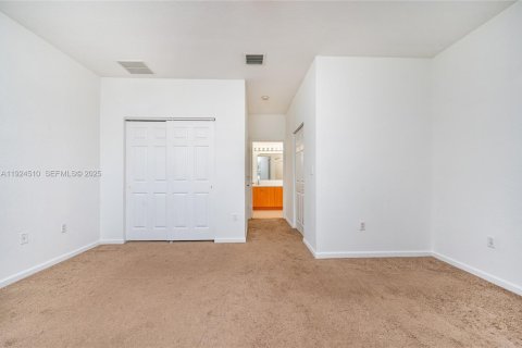 Купить таунхаус в Окленд-Парк, Флорида 3 спальни, 135.54м2, № 1984115 - фото 19