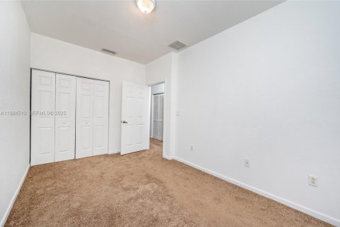 Купить таунхаус в Окленд-Парк, Флорида 3 спальни, 135.54м2, № 1984115 - фото 22