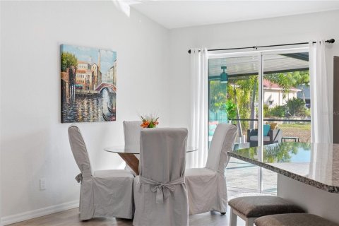 Villa ou maison à vendre à Cape Coral, Floride: 4 chambres, 149.85 m2 № 2141942 - photo 17