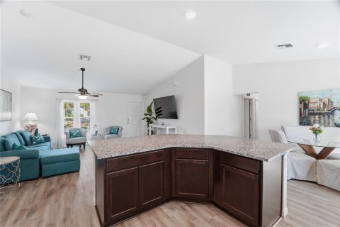 Villa ou maison à vendre à Cape Coral, Floride: 4 chambres, 149.85 m2 № 2141942 - photo 11