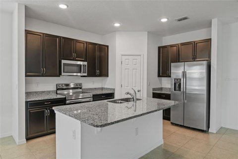 Villa ou maison à louer à Kissimmee, Floride: 4 chambres, 166.57 m2 № 1912325 - photo 5
