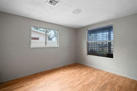 Casa en venta en Pinellas Park, Florida, 2 dormitorios, 82.13 m2 № 1643299 - foto 8