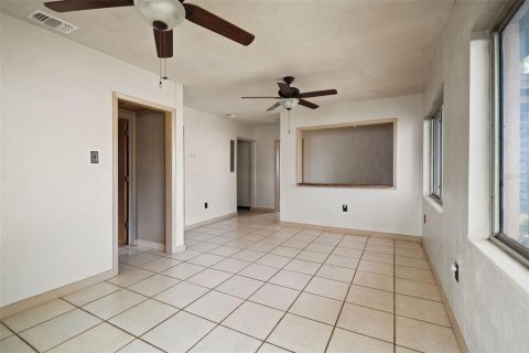 Casa en venta en Pinellas Park, Florida, 2 dormitorios, 82.13 m2 № 1643299 - foto 4