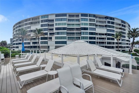 Condo in South Palm Beach, Florida, 2 bedrooms  № 1953417 - photo 11