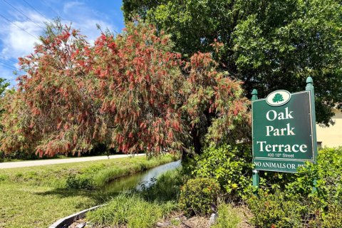 Condominio en Vero Beach, Florida, 2 dormitorios  № 2183337