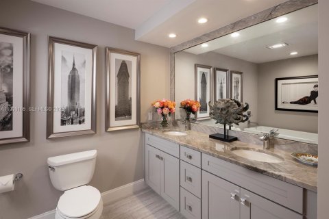 Condo in West Palm Beach, Florida, 2 bedrooms  № 1991353 - photo 10