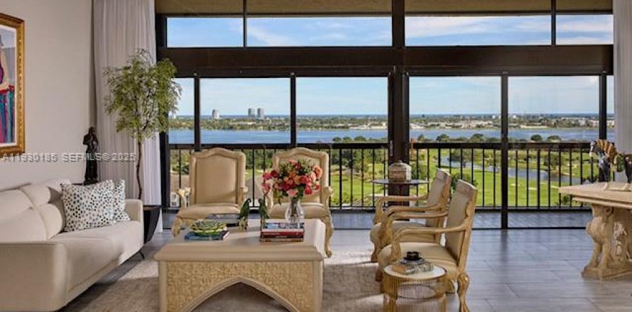 Condo in West Palm Beach, Florida, 2 bedrooms  № 1991353