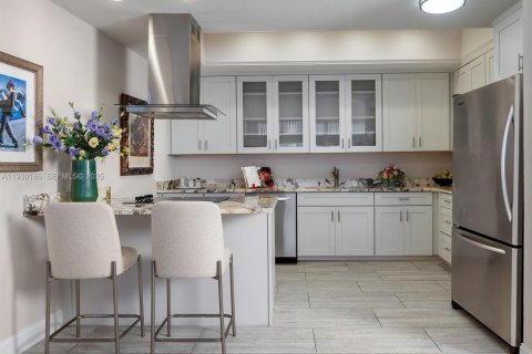 Condo in West Palm Beach, Florida, 2 bedrooms  № 1991353 - photo 6