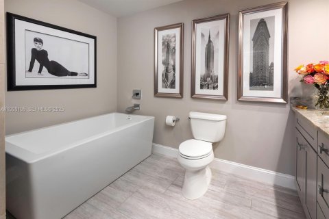 Condo in West Palm Beach, Florida, 2 bedrooms  № 1991353 - photo 9