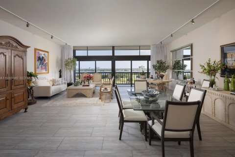 Condo in West Palm Beach, Florida, 2 bedrooms  № 1991353 - photo 3