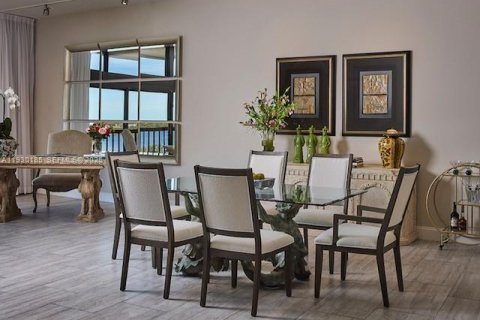 Condo in West Palm Beach, Florida, 2 bedrooms  № 1991353 - photo 5