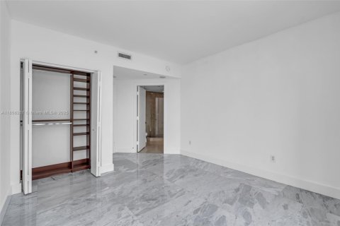 Condo in Miami, Florida, 2 bedrooms  № 1878719 - photo 19