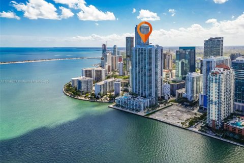 Condo in Miami, Florida, 2 bedrooms  № 1878719 - photo 16