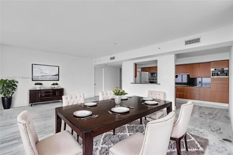 Condo in Miami, Florida, 2 bedrooms  № 1878719 - photo 8