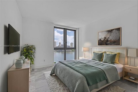 Condo in Miami, Florida, 2 bedrooms  № 1878719 - photo 9