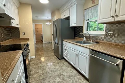 Casa en venta en Silver Springs Shores, Florida, 3 dormitorios, 119.29 m2 № 2221596 - foto 3