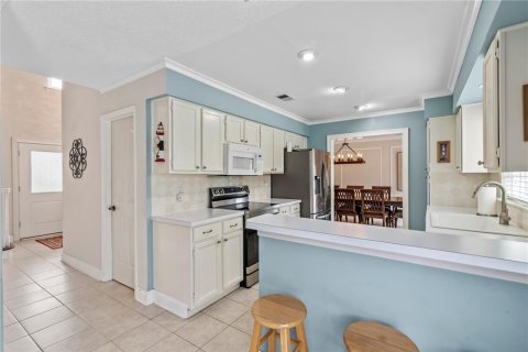 House in Orlando, Florida 3 bedrooms, 233 sq.m. № 1190859 - photo 10