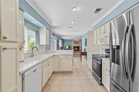 House in Orlando, Florida 3 bedrooms, 233 sq.m. № 1190859 - photo 11