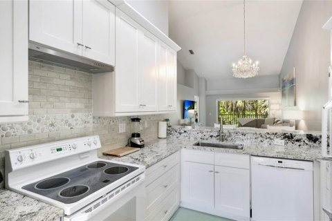 Condo in Sarasota, Florida, 2 bedrooms  № 1650443 - photo 11