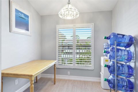 Condo in Sarasota, Florida, 2 bedrooms  № 1650443 - photo 13