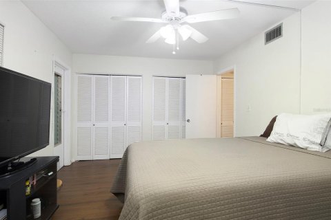 Condo in Saint Petersburg, Florida, 1 bedroom  № 1541424 - photo 14