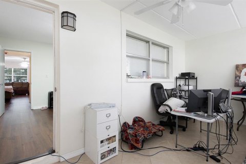 Condo in Saint Petersburg, Florida, 1 bedroom  № 1541424 - photo 16