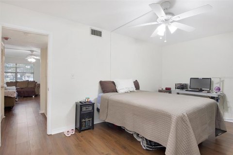 Condo in Saint Petersburg, Florida, 1 bedroom  № 1541424 - photo 12