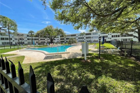 Condo in Saint Petersburg, Florida, 1 bedroom  № 1541424 - photo 23