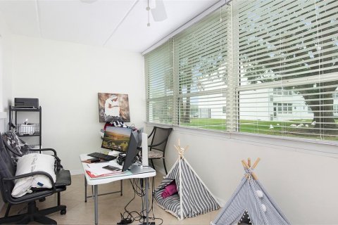 Condo in Saint Petersburg, Florida, 1 bedroom  № 1541424 - photo 15