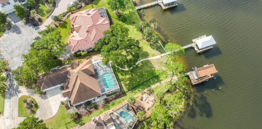 House in Santa Rosa Beach, Florida 4 bedrooms, 302.86 sq.m. № 561304
