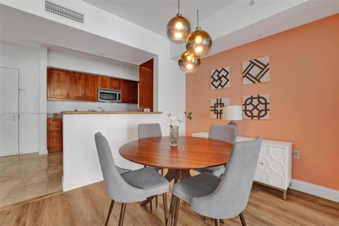 Condominio en venta en Hallandale Beach, Florida, 2 dormitorios, 100.43 m2 № 2035179 - foto 7