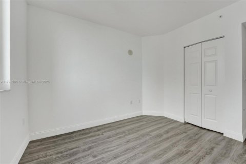 Condominio en venta en Hallandale Beach, Florida, 2 dormitorios, 100.43 m2 № 2035179 - foto 23