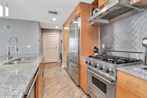 Condominio en alquiler en Tampa, Florida, 2 dormitorios, 122.63 m2 № 2433256 - foto 7