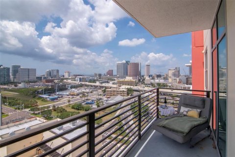 Condominio en alquiler en Tampa, Florida, 2 dormitorios, 122.63 m2 № 2433256 - foto 23