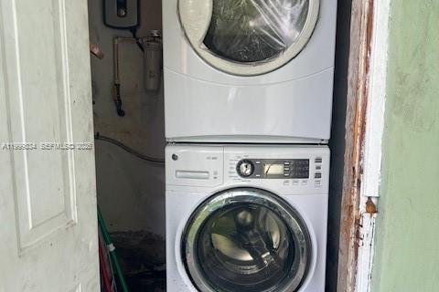 Townhouse in Miami, Florida 2 bedrooms, 144.93 sq.m. № 2068175 - photo 16