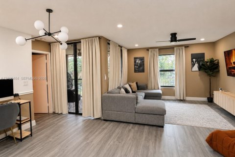 Copropriété à louer à Coconut Creek, Floride: 2 chambres, 90.86 m2 № 2401539 - photo 2