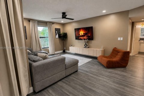 Condo à Coconut Creek, Floride, 2 chambres  № 2401539