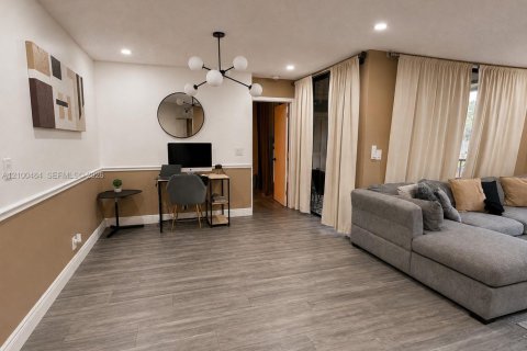 Copropriété à louer à Coconut Creek, Floride: 2 chambres, 90.86 m2 № 2401539 - photo 5