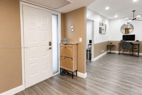 Copropriété à louer à Coconut Creek, Floride: 2 chambres, 90.86 m2 № 2401539 - photo 4