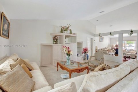 House in Port St. Lucie, Florida 3 bedrooms, 186.36 sq.m. № 2038333 - photo 8